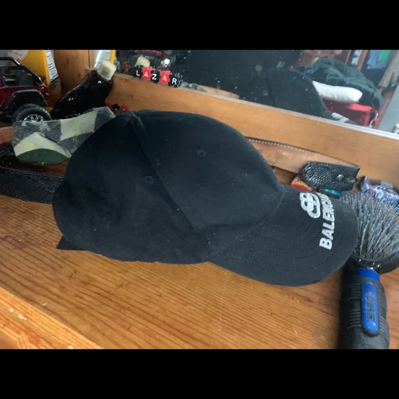 Balenciaga hat - Picture 4 of 10